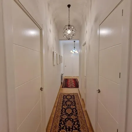 Centrico Con Parking Apartmán *