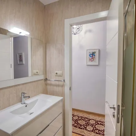 Centrico Con Parking * א-קורוניה