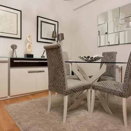 דירה Centrico Con Parking א-קורוניה