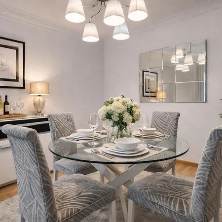 Centrico Con Parking א-קורוניה